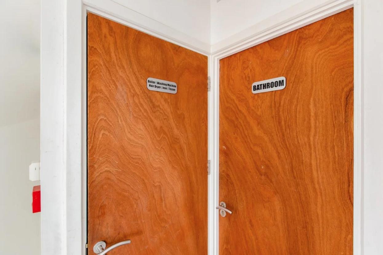 Double Room Edmonton Green, London N9 Esterno foto