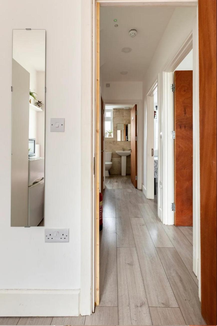 Double Room Edmonton Green, London N9 Esterno foto